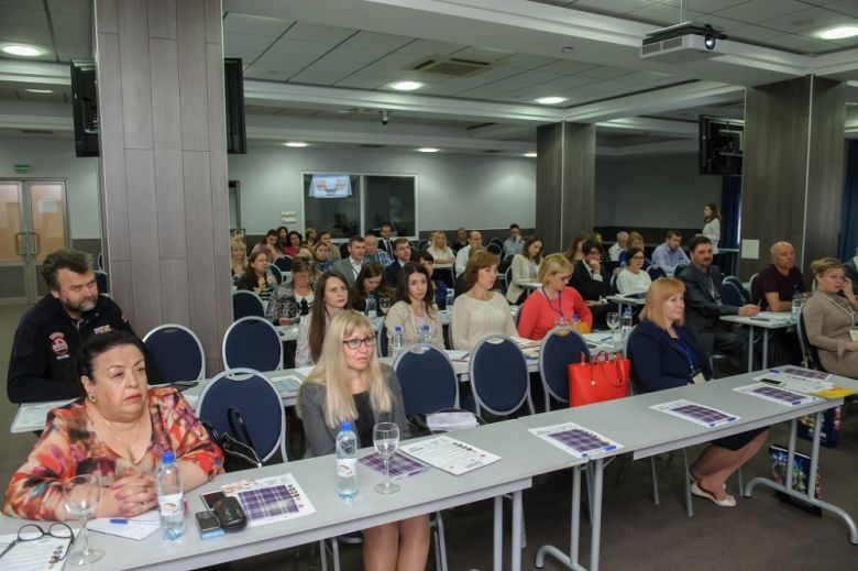 Анна Драгомирецкая, советник по аграрному направлению Pavlenko Legal Group, также приняла участие в форуме (в первом ряду, справа)