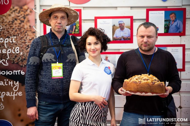 Участники выставки АгроВесна 2019 посетили фотостенд проекта «Хвала рукам, что пахнут хлебом»