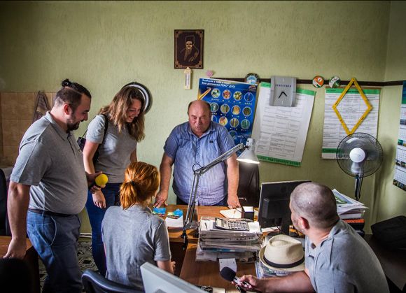 В кабинете у главного агронома Петра Смыка