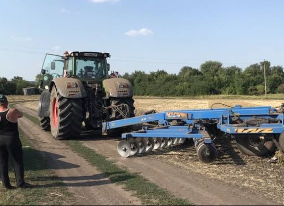 Трактор Fendt 1050 Vario работал в агрегатировании с глубокорыхлителем Case IH Ecolo Tiger 9300