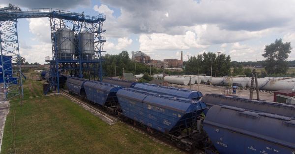 Grain rail cars at Astarta-Kyiv elevator