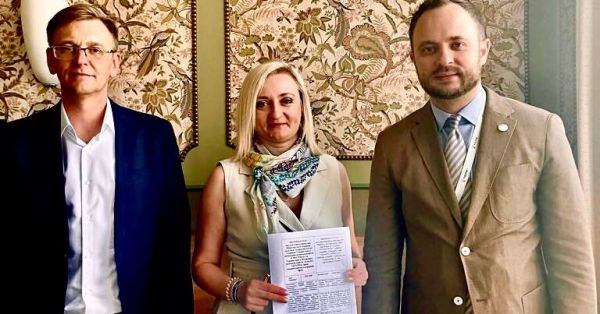 Підписання меморандуму між представниками Мінагрополітики й компанії «Сингента» та «Адама Україна»