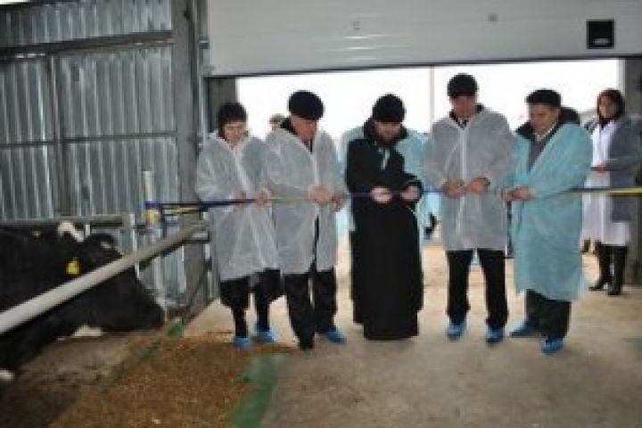 В Хмельницкой области открыли вторую очередь молочно-товарной фермы