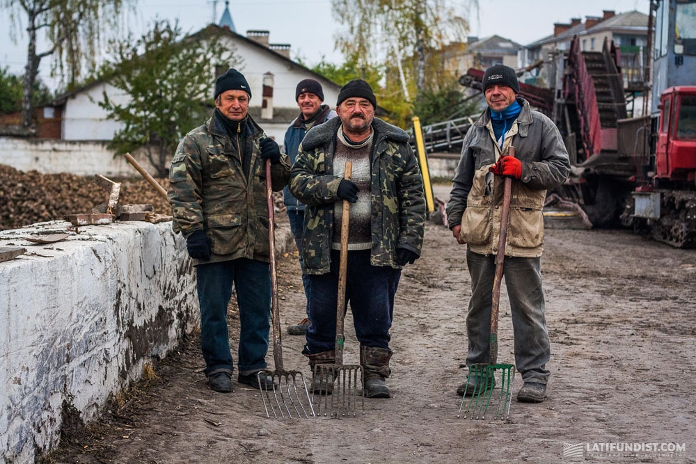 Рабочие Ильинецкого сахарного завода