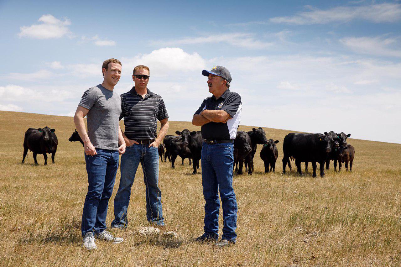 Марк Цукерберг общается с фермерами
