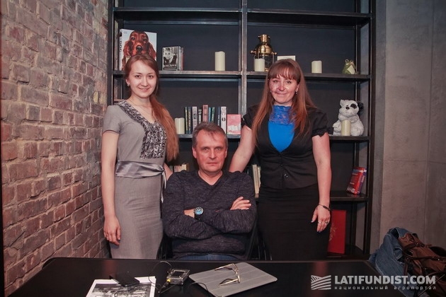 Коллектив Национального агропортала Latifundist.com поздравляет Леонида Козаченко с юбилеем и желает, чтобы следующие 60 были не менее интересными.