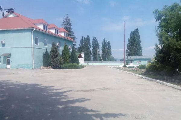 Здания и сооружения консервного завода в Закарпатской обл.