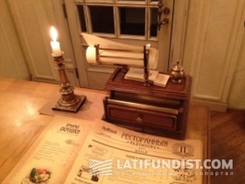 Стол администратора в ресторане Пушкин, Донецк