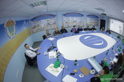 Конференц-зал «Полтавазернопродукт» Конференц-зал «Полтавазернопродукт»