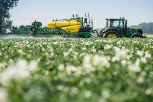 Опрыскиватели John Deere для небольших хозяйств Опрыскиватели John Deere для небольших хозяйств