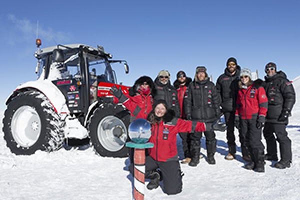 Манон и её команда достигли Южного полюса