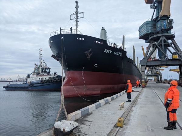 Судно перед завантаженням в одному з портів Великої Одеси. Початок листопада 2023 р.