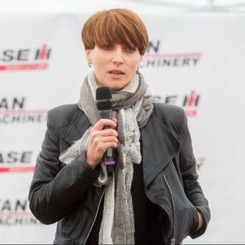 Светлана Коноваленко на дне поля TITAN MACHINERY UKRAINE и CASE IH на поле «Дружба Нова»