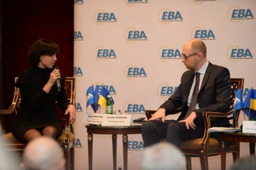 Арсений Яценюк, премьер-министр Украины, отвечает на вопросы