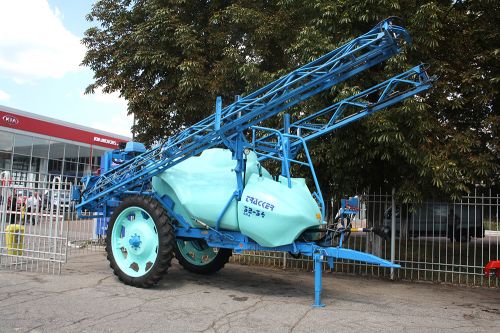 Прицепной опрыскиватель Berthoud Tracker 3200 Прицепной опрыскиватель Berthoud Tracker 3200