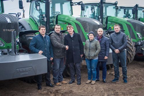 Передача техники дистрибьютором корпорации AGCO в Николаевской области компанией «Агроспейс» Massey Ferguson Open Day