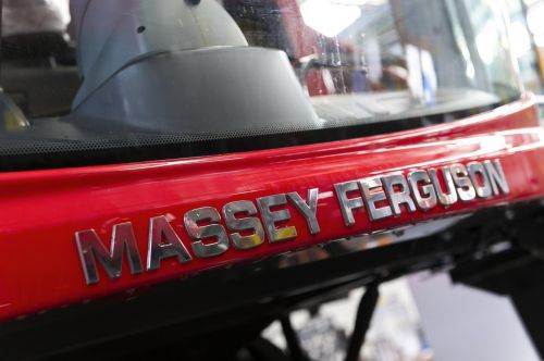 Этот логотип ни с каким другим не перепутаешь) Завод Massey Ferguson в Бреганце