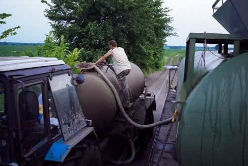Во время нашего повторного визита в группу компаний «Нива Переяславщины» на поле работал самоходный опрыскиватель John Deere 4940 Во время нашего повторного визита в группу компаний «Нива Переяславщины» на поле работал самоходный опрыскиватель John Deere 4940