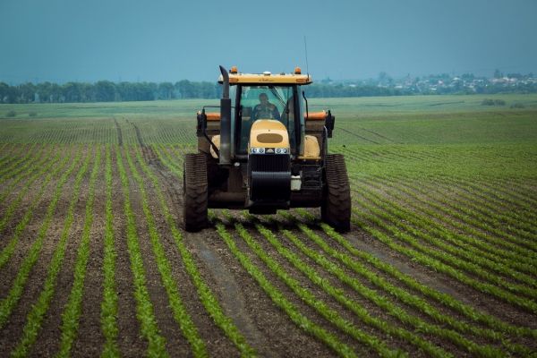 В агрохолдинге бережно относятся к почве: технологичные колеи повторяются в том же месте из года в год
