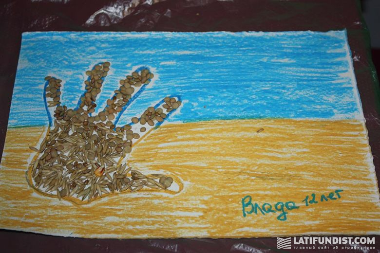 Дети рисуют, используя семена компании Syngenta