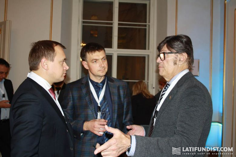 Представители из Украины: Алекс Лисситса, президент УКАБ (слева), Евгений Радовенюк, финансовый директор Grain Alliance (по центру)