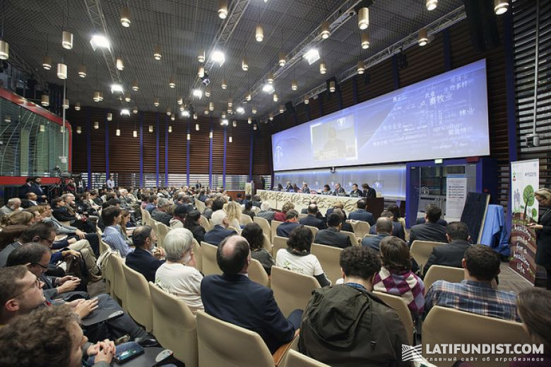 Официальная церемония проходила в штаб-квартире ФАО в Риме