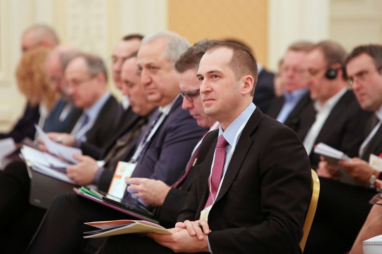 Министр Алексей Павленко слушает об аграрных успехах Украины: Мы еще и не такое можем!