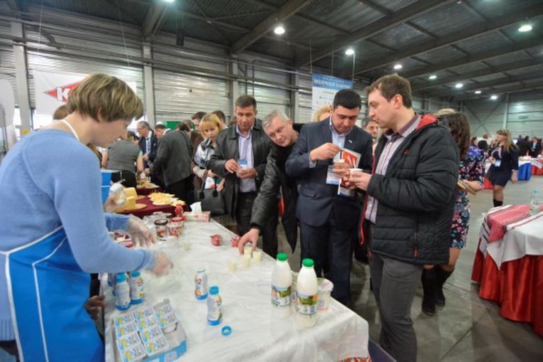 Каждый мог продегустировать молочную продукцию украинских производителей 