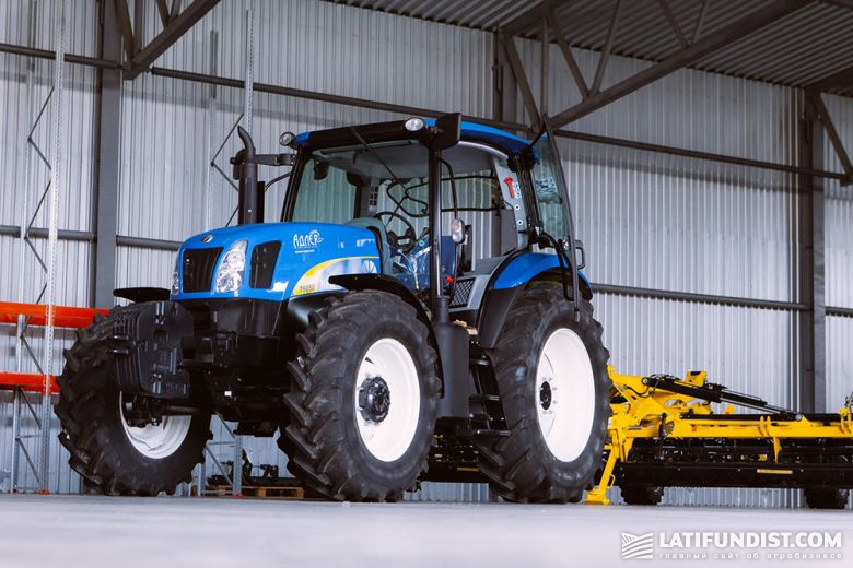 New Holland T6000 