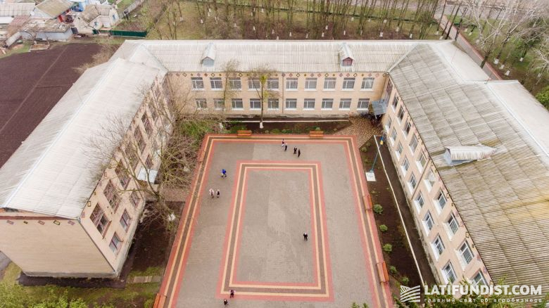 Школа в Краснополке