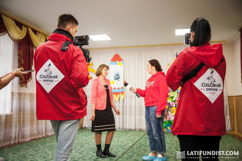 Команда Сельского ревизора берет интервью у Валентины Маримухи, заведующей детским садом