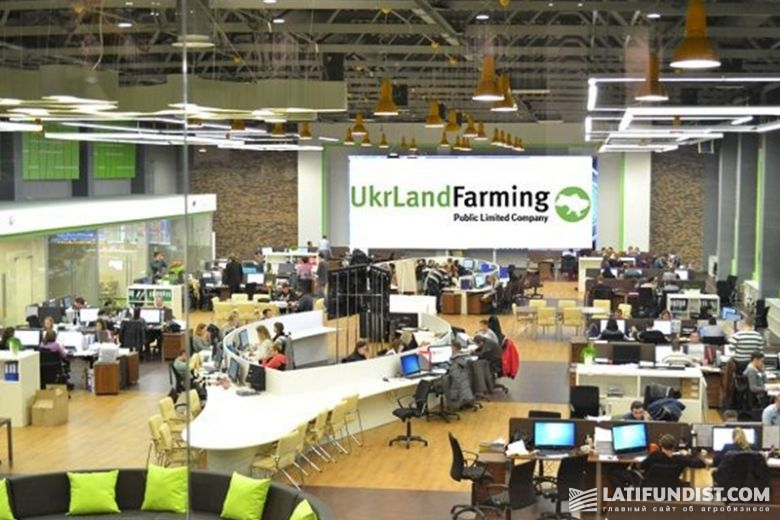 Ukrlandfarming входит в десятку наибольших земельных холдингов в мире и является вторым по земельному банку в Украине, с объемом обрабатываемых земель больше 500 тысяч га
