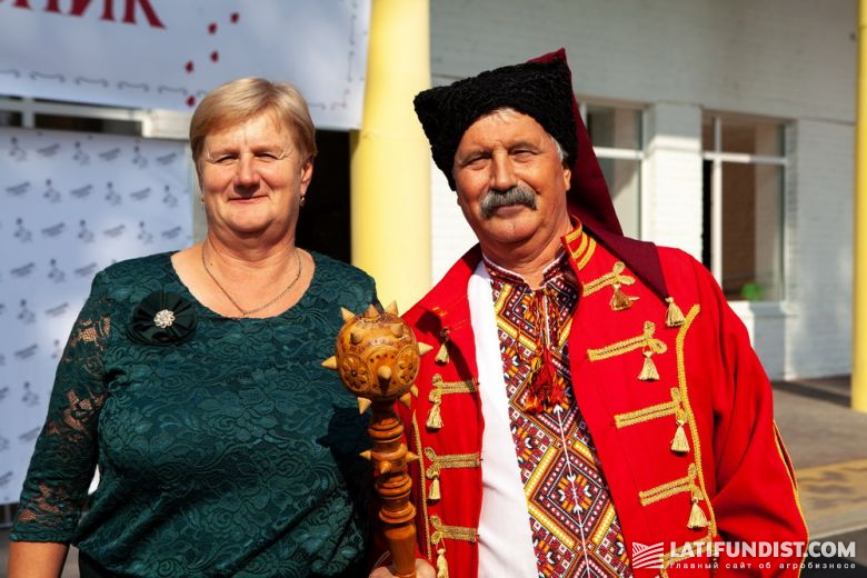 Председатель села Старый Порицк вместе с омельницким казаком