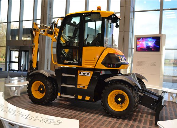 Техника на заводе JCB