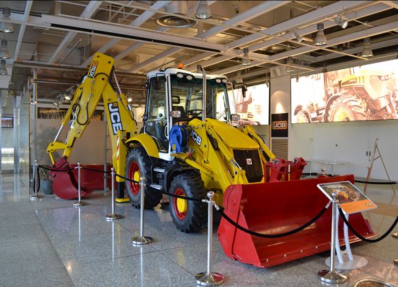Техника на заводе JCB