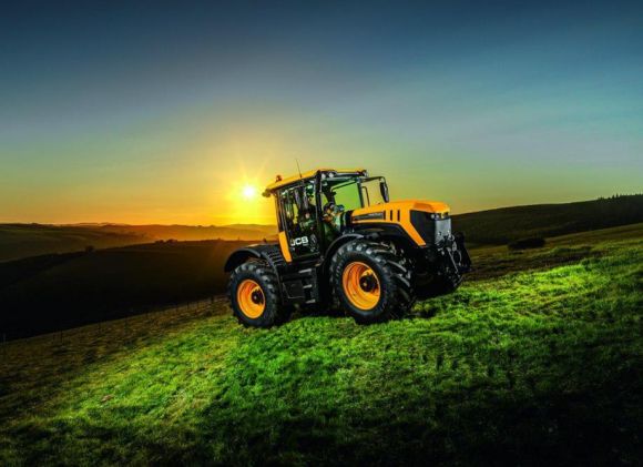 Трактор JCB Fastrac