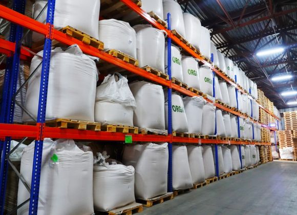 Склады с продукцией «Агрофирмы «Поле»