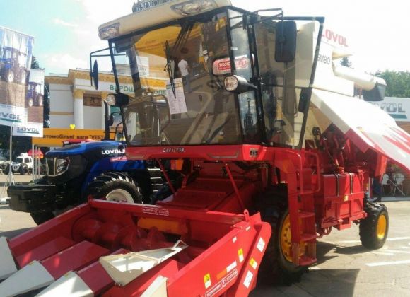Китайский комбайн Lovol GM 80 на АГРО-2020