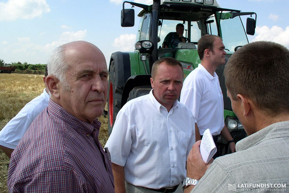 Именно Юрий Сирота первым в Украине в 2005 году приобрел последний писк технической сельхозмоды — трактор Fendt 736