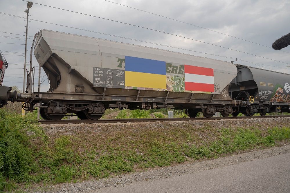 Перший потяг з українською кукурудзою прибув до Австрії