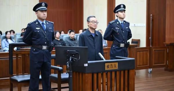 Колишній міністр сільського господарства Китаю Тан Женьцзян в залі суду