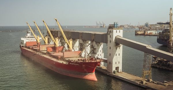 Судно в Одеському порту