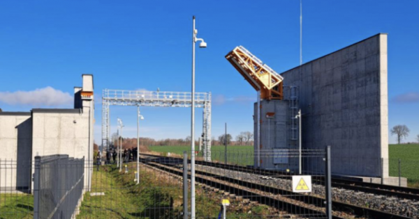 Скануючі системи для неінтрузивного огляду залізничних вагонів