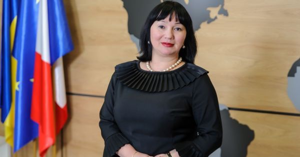 Лариса Бондарєва