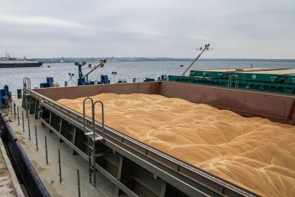 Перевалка зерна в Одесском морском порту