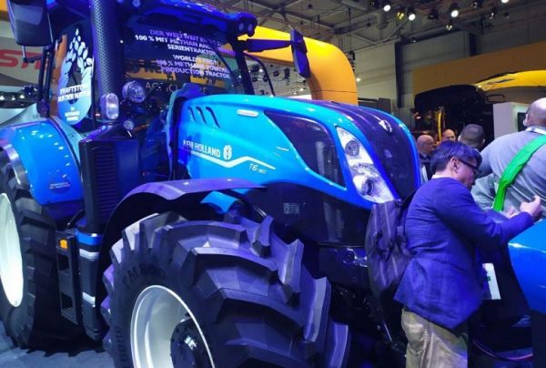 Трактор New Holland T6 Methane Power на международной выставке сельхозтехники Agritechnica 2019 («Агритехника 2019»)