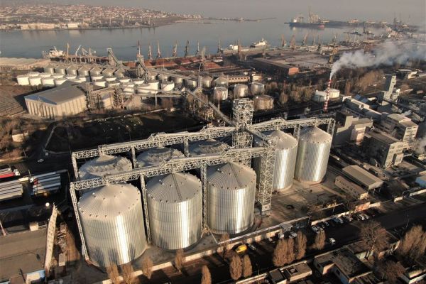 Компания RISOIL S.A. приобрела корпоративные права на компанию «ТК Эксим Оил» в порту Черноморск.