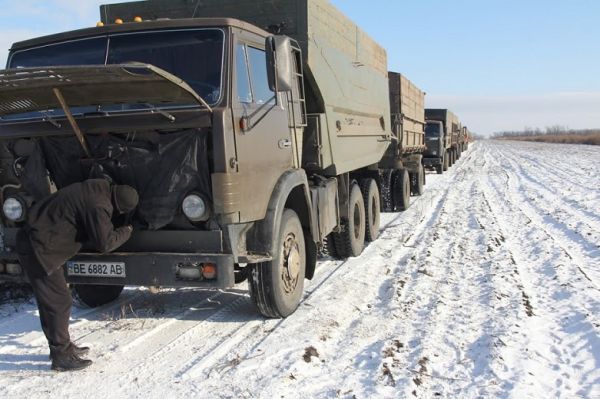 Из-за непогоды на дорогах Украины остановились более 3 тыс. грузовиков