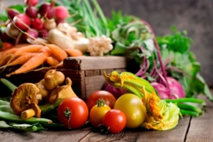 Цены на основной набор овощей в Украине снизились в три раза