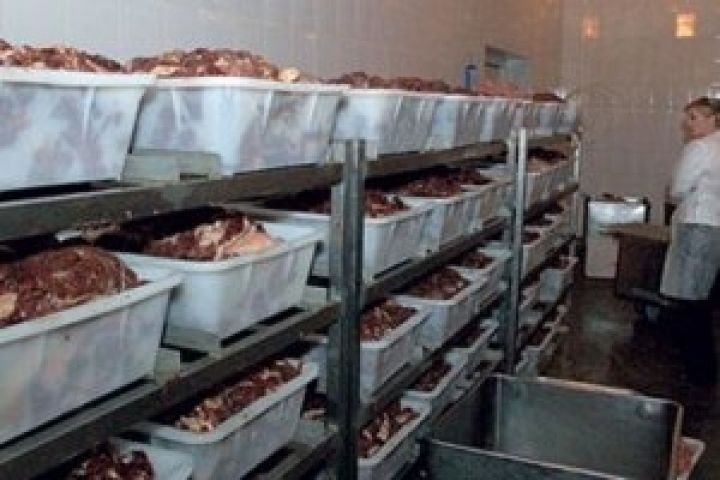 Полтонны некачественного мяса обнаружены на одном из мясокомбинатов Хмельницкой области